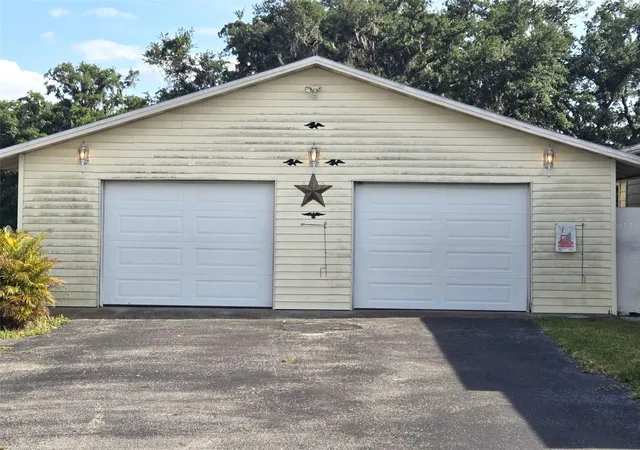 Photo 3 of Single family home for sale at 3101 Medulla Rd, Plant City, FL 33566 | MLS# TB8378840 | Listing updated on 2026-10-02