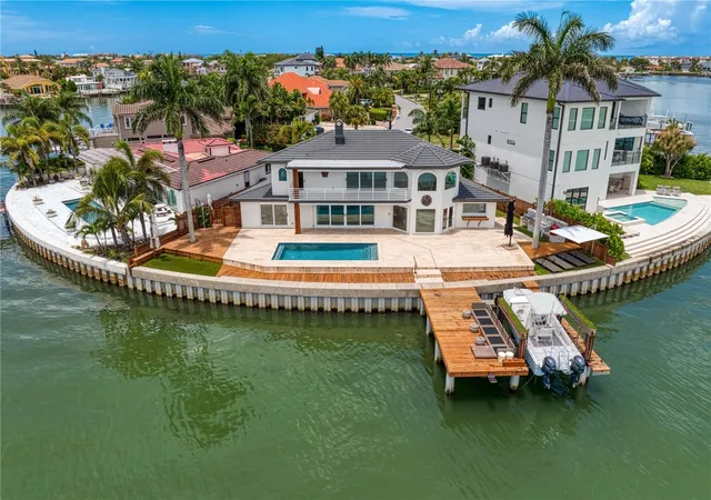 4th image of 2250 Donato Dr, Belleair Beach, FL 33786 | MLS# TB8379196