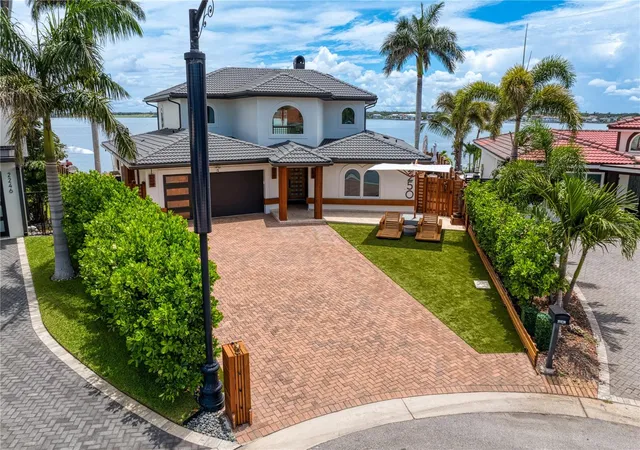 5th image of 2250 Donato Dr, Belleair Beach, FL 33786 | MLS# TB8379196