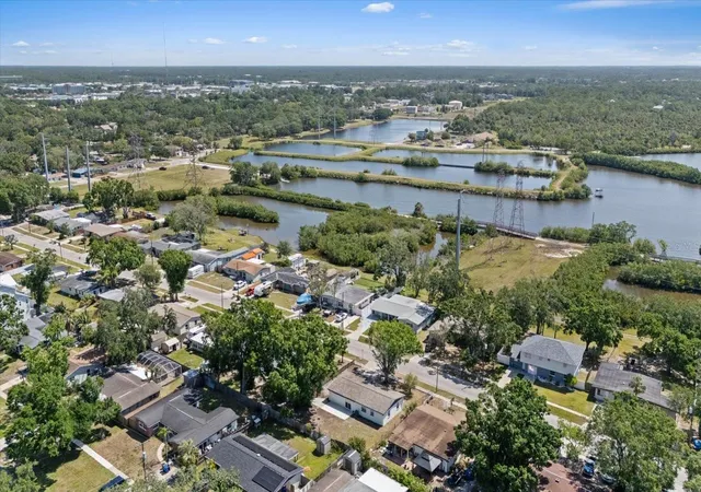 Photo 4 of Single family home for sale at 324 Country Clb Dr, Oldsmar, FL 34677 | MLS# TB8379269 | Listing updated on 2026-06-23
