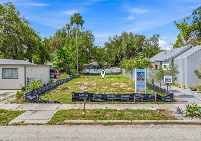 3rd image of 114 W Plymouth St, Tampa, FL 33603 | MLS# TB8379388