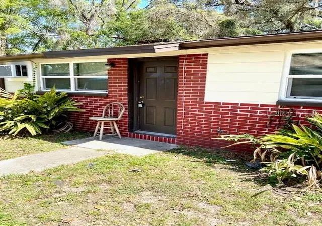 Photo 3 of Multi family home for sale at 9418 Greystone Rd, Thonotosassa, FL 33592 | MLS# TB8379509 | Listing updated on 2026-06-18
