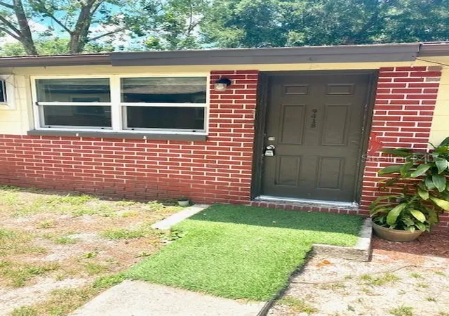3rd image of 9420 Greystone Rd, THONOTOSASSA, FL 33592
