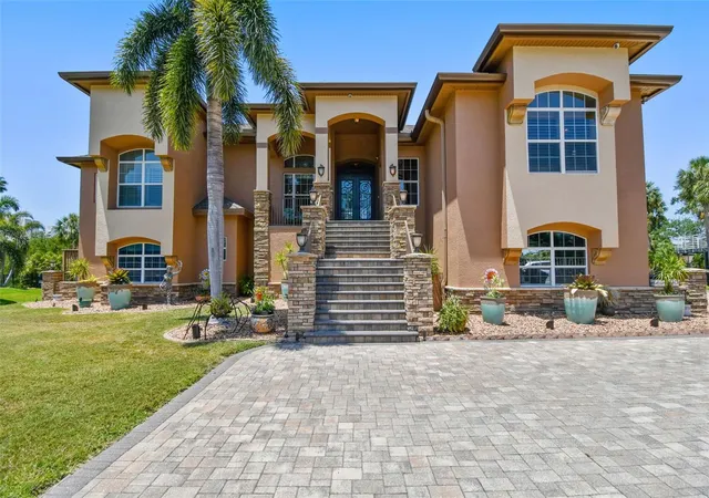 Photo 3 of Sale Pending at 2605 59th Street S, Gulfport, FL 33707 | MLS# TB8379600 | Listing updated on 2026-09-21