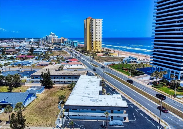 Listing Photo 2 - Condo for sale in building located at 2101 N Atlantic Ave, Daytona Beach, FL 32118 - Unit #10