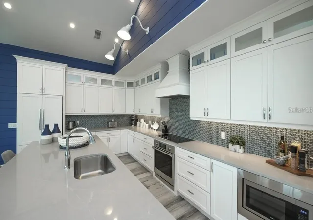 2nd image of 212 Spring Ave, Anna Maria, FL 34216 | MLS# A4650724