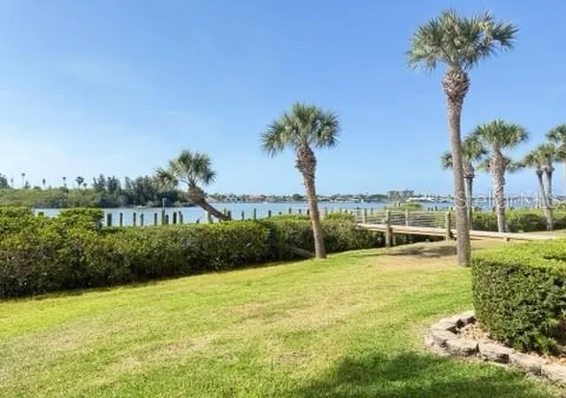 4th image of 460 Bouchelle Dr, NEW SMYRNA BEACH, FL 32169