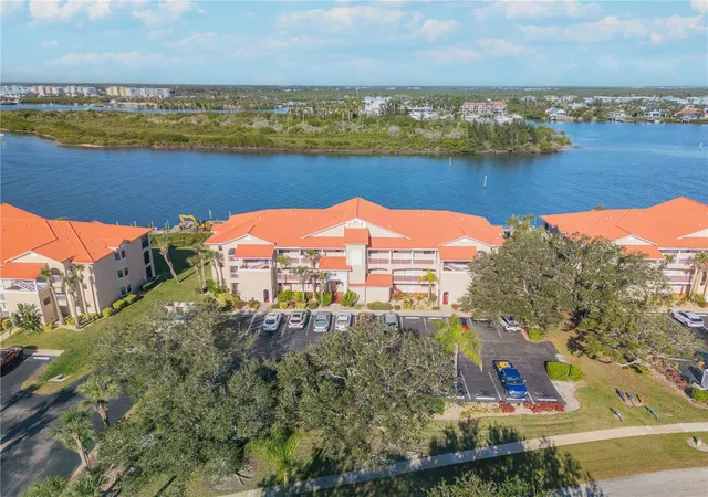 2nd image of 460 Bouchelle Dr, NEW SMYRNA BEACH, FL 32169