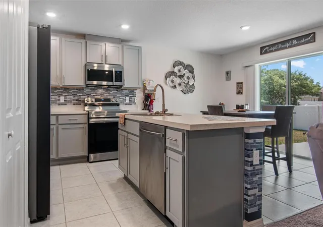 Photo 4 of Sale Pending at 500 Rio Grande Dr, Kissimmee, FL 34759 | MLS# P4934673 | Listing updated on 2026-09-29