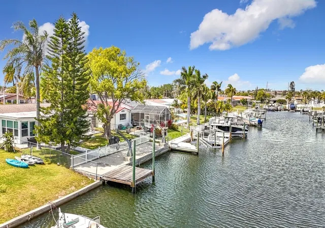 4th image of 4920 Pelican Dr, New Port Richey, FL 34652 | MLS# TB8380813