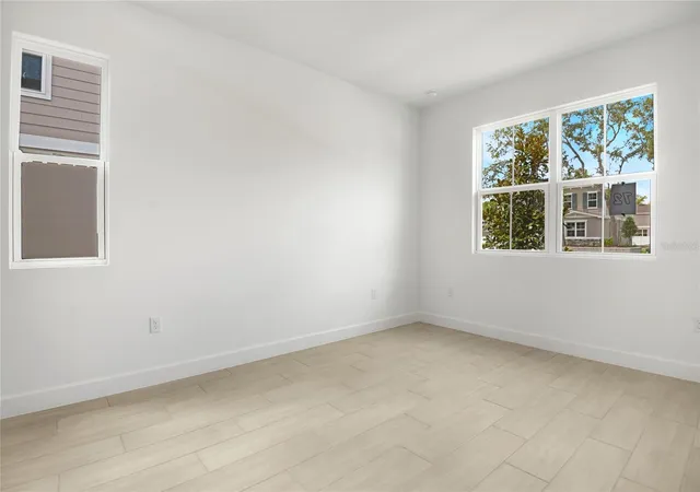 Photo 3 of Single family home for sale at 1058 Cloud Ridge Ct, Mount Dora, FL 32757 | MLS# S5126043 | Listing updated on 2026-10-20