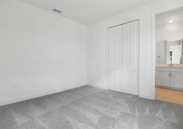 Photo 4 of Single family home for sale at 1058 Cloud Ridge Ct, Mount Dora, FL 32757 | MLS# S5126043 | Listing updated on 2026-10-20