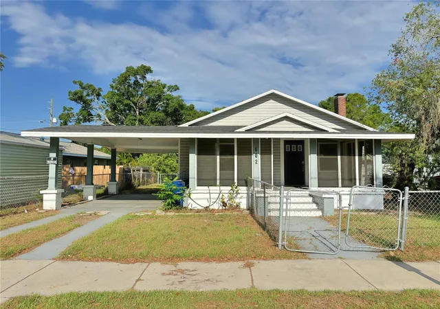 Homes for sale in Mulberry, FL | 602 Nw 1st Ave, Mulberry, FL 33860 | MLS# P4934694