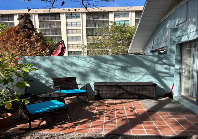 3rd image of 170 Roosevelt Dr #5, Sarasota, FL 34236 | MLS# A4651143