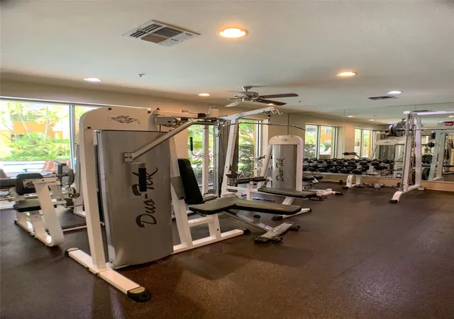 2nd image of 860 N Orange Ave, ORLANDO, FL 32801