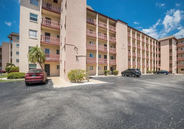 Photo 1 of Condo for sale at 4015 Lake Bayshore Dr #108, Bradenton, FL 34205 | MLS# A4651331 | Listing updated on 2026-08-31