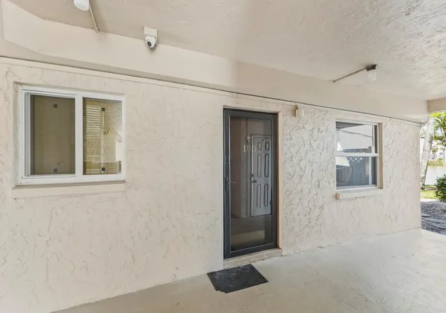 Photo 3 of Condo for sale at 4015 Lake Bayshore Dr #108, Bradenton, FL 34205 | MLS# A4651331 | Listing updated on 2026-08-31