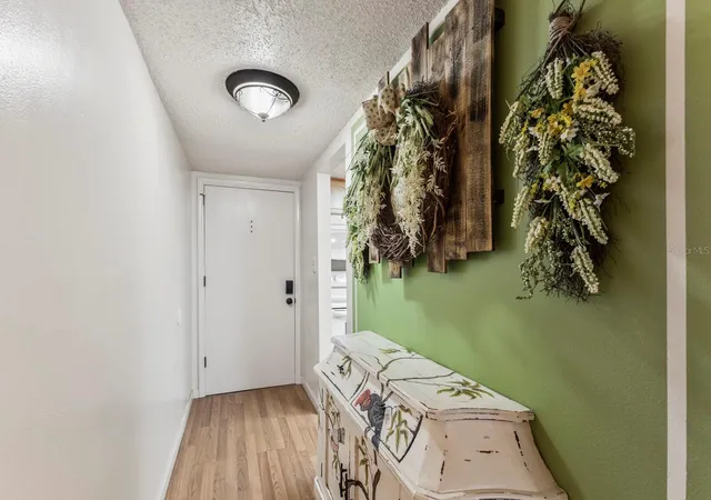 Listing Photo 5 - Condo for sale in building located at 4015 Lake Bayshore Dr, BRADENTON, FL 34205 - Unit #108