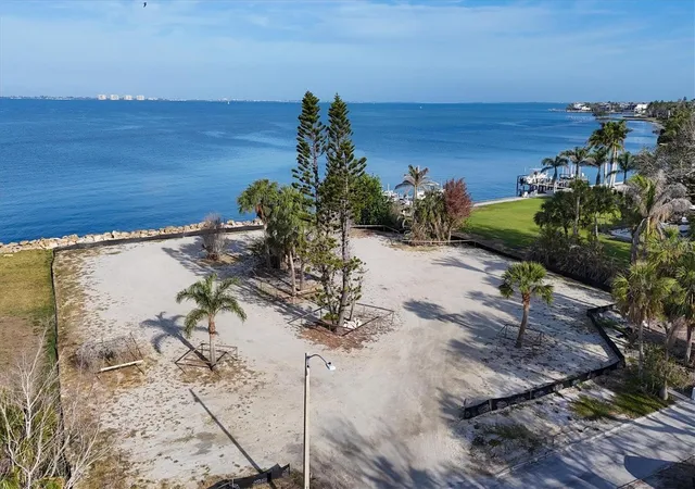 5th image of 603 Indian Beach Ln, Sarasota, FL 34234 | MLS# A4651341