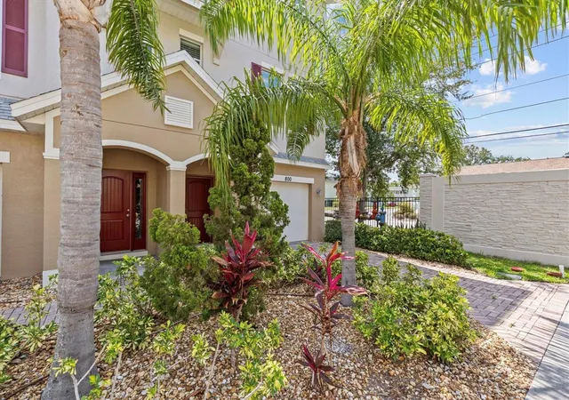 3rd image of 800 Callista Cay Loop, Tarpon Springs, FL 34689 | MLS# TB8381932
