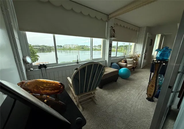 4th image of 700 Mirror Ter Nw #303, Winter Haven, FL 33881 | MLS# P4934745