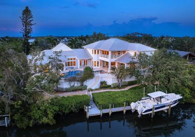 Homes for sale in Sarasota, FL | 5132 Jungle Plum Rd, Sarasota, FL 34242 | MLS# A4651663