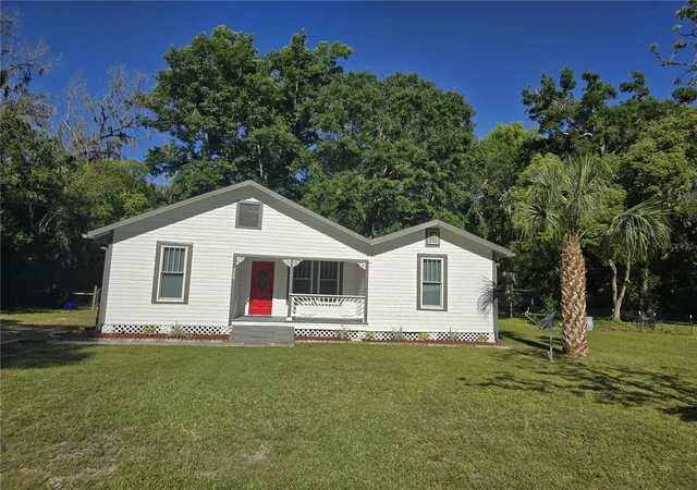 Homes for sale in Williston, FL | 326 Se 2nd St, Williston, FL 32696 | MLS# OM701060