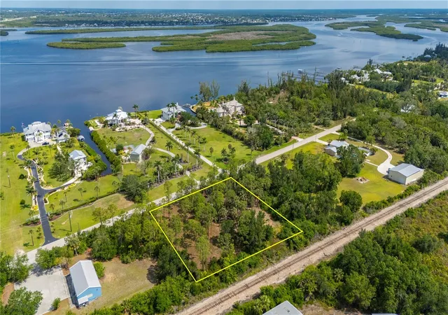 2nd image of 4685 Riverside Dr, Punta Gorda, FL 33982 | MLS# C7509685