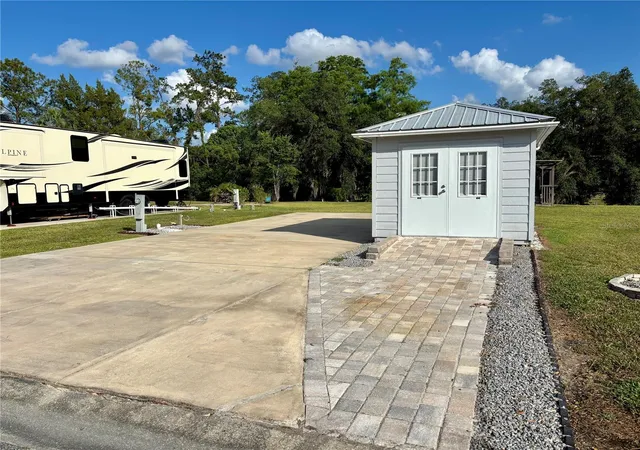 2nd image of 2929 Ne 101st Ter, Silver Springs, FL 34488 | MLS# OM701255