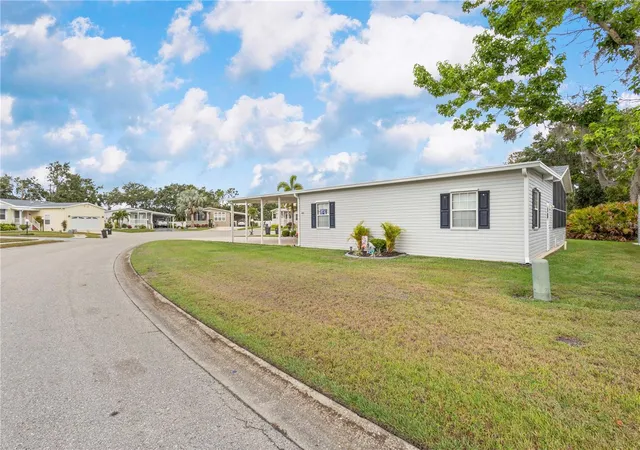 Photo 2 of Manufactured home for sale at 3421 70th Avenue E, Ellenton, FL 34222 | MLS# A4652160 | Listing updated on 2026-03-30