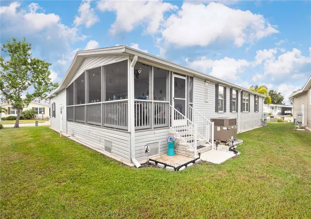 Photo 3 of Manufactured home for sale at 3421 70th Avenue E, Ellenton, FL 34222 | MLS# A4652160 | Listing updated on 2026-03-30