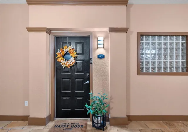 2nd image of 4221 W Spruce St #1303, Tampa, FL 33607 | MLS# TB8384729