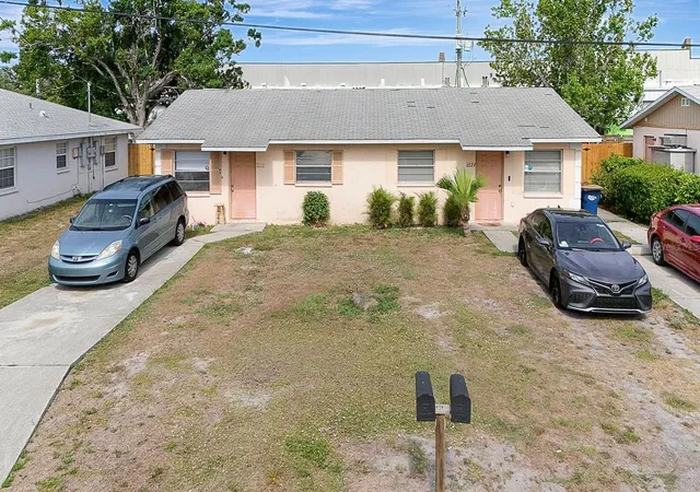 3rd image of 6524/6526 12Th St W, Bradenton, FL 34207 | MLS# O6307912