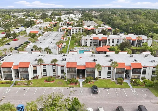 Listing Photo 1 - Condo for sale in building located at 3269 Beneva Rd, SARASOTA, FL 34232 - Unit #203