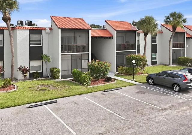 Photo 4 of Condo for sale at 3269 Beneva Rd #203, Sarasota, FL 34232 | MLS# A4652265 | Listing updated on 2026-10-09