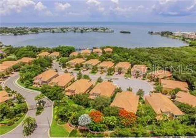 Photo 1 of Townhouse for sale at 184 Banyan Bay Dr, St Petersburg, FL 33705 | MLS# TB8384825 | Listing updated on 2026-08-31