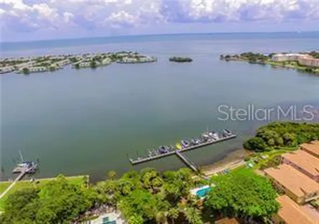 Photo 2 of Townhouse for sale at 184 Banyan Bay Dr, St Petersburg, FL 33705 | MLS# TB8384825 | Listing updated on 2026-08-31
