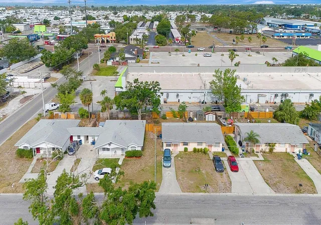 2nd image of 6520/6522 12th St W, Bradenton, FL 34207 | MLS# O6307989