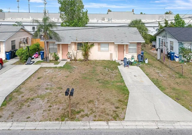 3rd image of 6520/6522 12Th St W, Bradenton, FL 34207 | MLS# O6307989