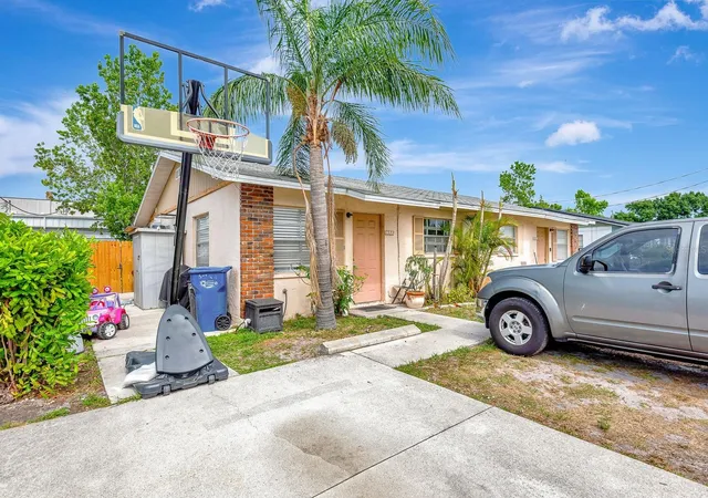 4th image of 6520/6522 12Th St W, Bradenton, FL 34207 | MLS# O6307989