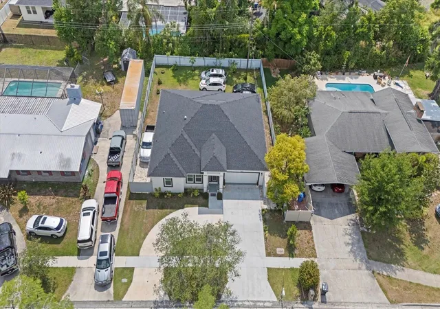 3rd image of 19212 Sunlake Blvd, Lutz, FL 33558 | MLS# TB8385075
