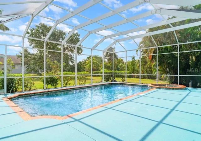 4th image of 6120 9Th Avenue Cir Ne, Bradenton, FL 34212 | MLS# TB8385349