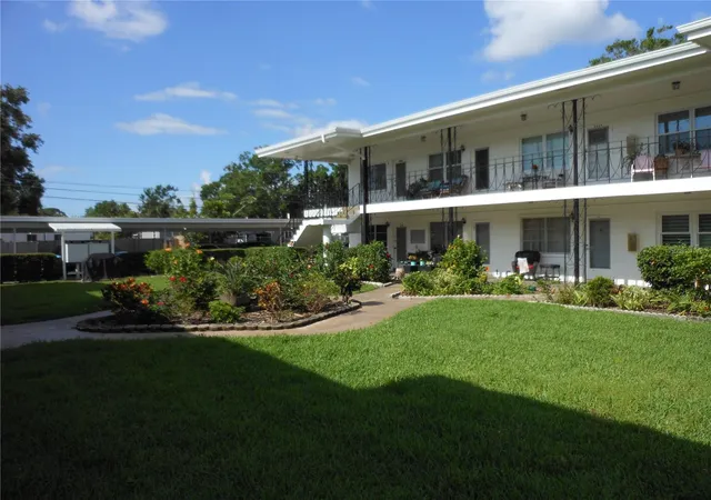 Photo 1 of Condo for sale at 138 36th Ave N #206W, Saint Petersburg, FL 33704 | MLS# TB8385636 | Listing updated on 2026-09-27