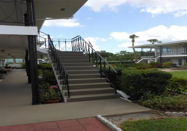 Photo 3 of Condo for sale at 138 36Th Ave N #206W, Saint Petersburg, FL 33704 | MLS# TB8385636 | Listing updated on 2026-09-27