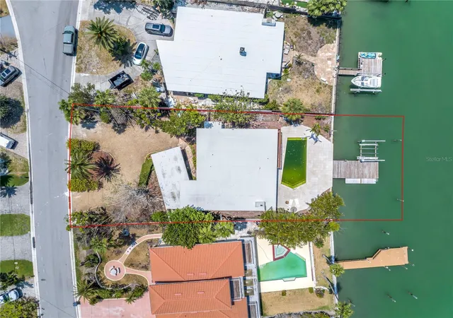 Homes for sale in Treasure Island, FL | 31 Dolphin Dr, Treasure Island, FL 33706 | MLS# TB8385856