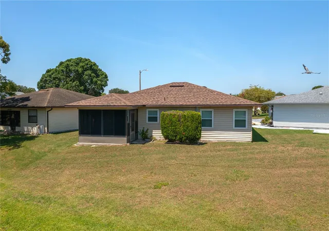 Photo 2 of Single family home for sale at 3245 Prairie Dunes Cir E, Lakeland, FL 33810 | MLS# P4934841 | Listing updated on 2026-09-22
