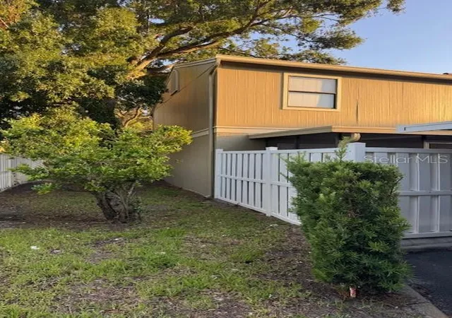 4th image of 7601 W Deleon Ct, Tampa, FL 33615 | MLS# TB8386443