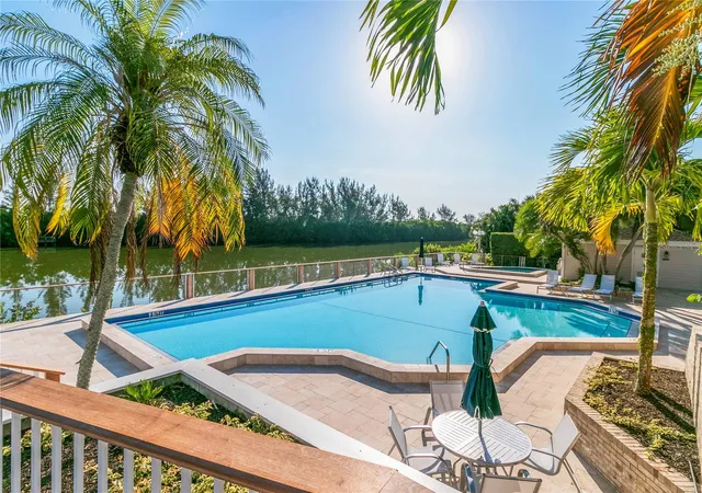 2nd image of 76 Tidy Island Blvd, BRADENTON, FL 34210