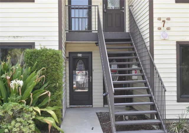 4th image of 420 Moorings Cvs Dr, TARPON SPRINGS, FL 34689