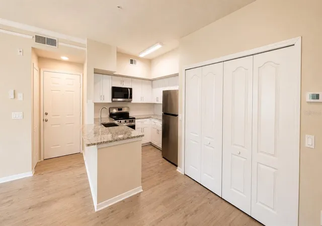 Photo 4 of Condo for sale at 4142 Central Sarasota Pkwy #1423, Sarasota, FL 34238 | MLS# A4652838 | Listing updated on 2026-08-22